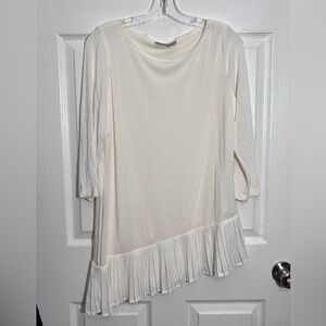 CHICO’S Travelers Off White Pleaded Tiered 3/4 sleeve top | size 1 | US 8/10